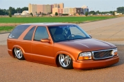 bagged 2002 Chevy Blazer  Dustin Naylor