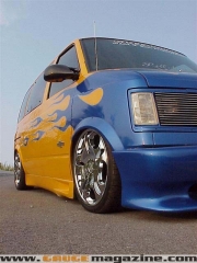 Jonathon Bettis sweet 1985 Chevrolet Astro