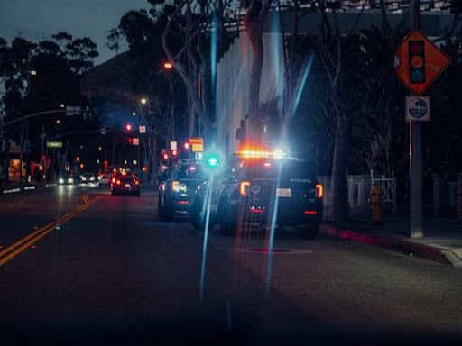 choosing a DWI defense attorney traffic stop police lights