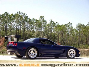 GaugeMagazine 2001 Corvette C5R 023 