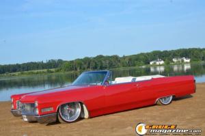 1966-Cadillac-Convertible-on-air-bags-11