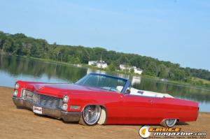 1966-Cadillac-Convertible-on-air-bags-12