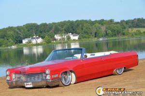 1966-Cadillac-Convertible-on-air-bags-14