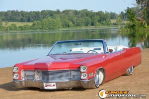1966-Cadillac-Convertible-on-air-bags-16