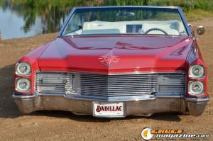 1966-Cadillac-Convertible-on-air-bags-18