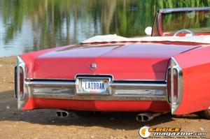 1966-Cadillac-Convertible-on-air-bags-4