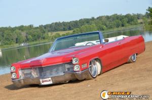 1966-Cadillac-Convertible-on-air-bags-5