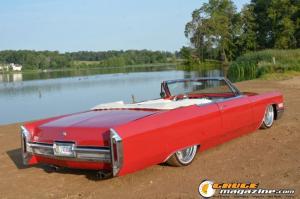 1966-Cadillac-Convertible-on-air-bags-52