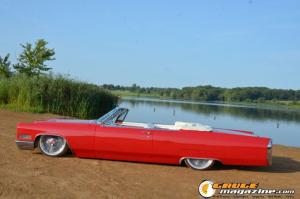 1966-Cadillac-Convertible-on-air-bags-8