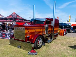 Custom-Truck-Showcase-LST-774