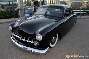 1949-ford-business-coupe-on-air-ride-24 gauge1472655588