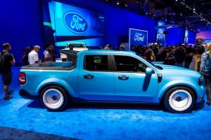 sema-2021-2wd-trucks-38