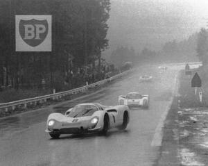 908-010-black-and-white