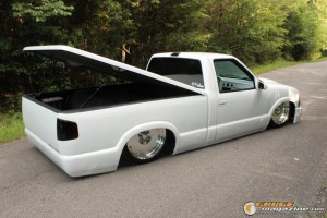 1999-chevy-s10-turbo-charged-bagged-24 gauge1472655905