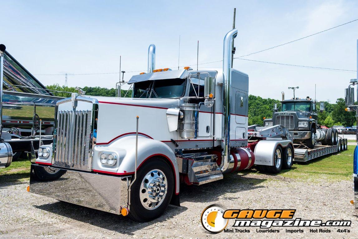 Custom semi trucks at the Slamology 2026 Big Rig Roundup