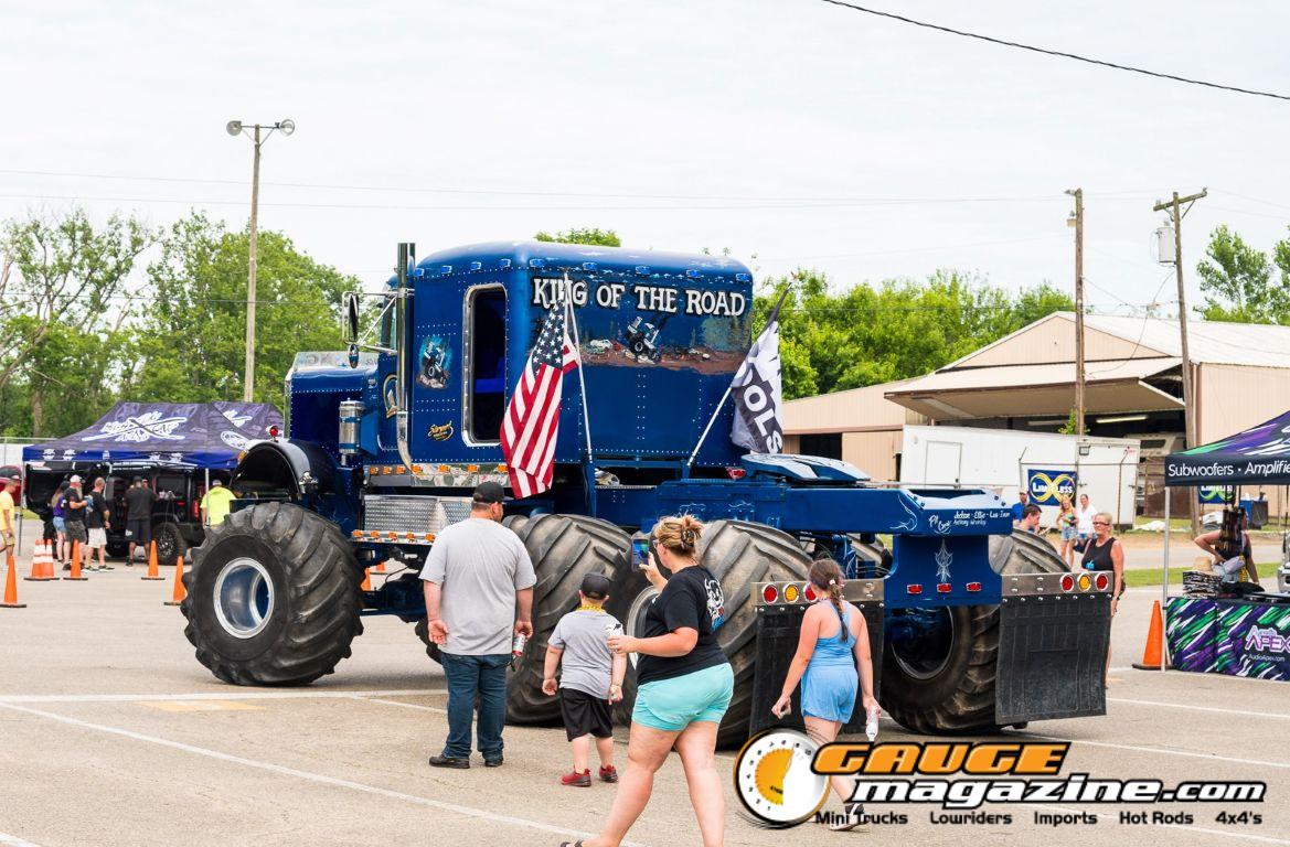 Custom semi trucks at the Slamology 2026 Big Rig Roundup