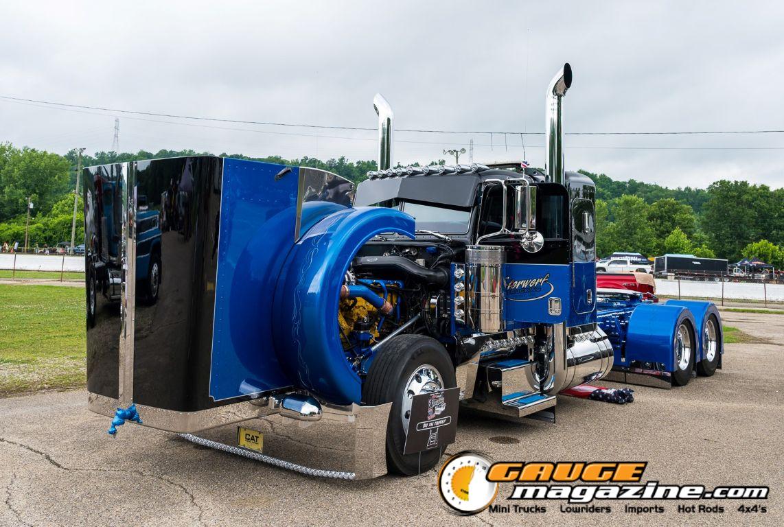 Custom semi trucks at the Slamology 2026 Big Rig Roundup