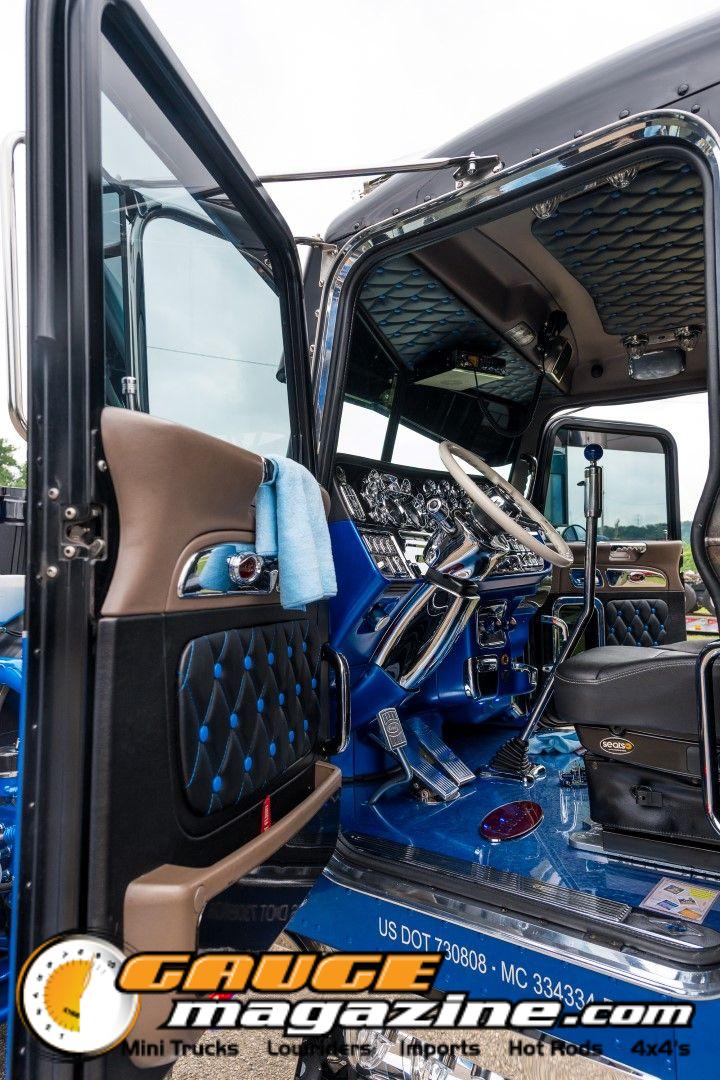 Custom semi trucks at the Slamology 2026 Big Rig Roundup