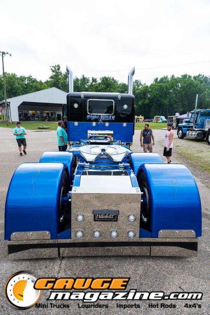 Custom semi trucks at the Slamology 2026 Big Rig Roundup