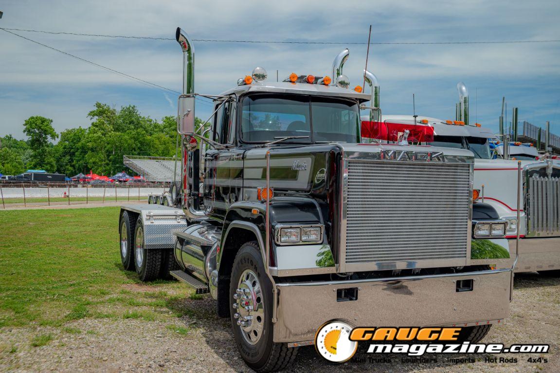 Custom semi trucks at the Slamology 2026 Big Rig Roundup