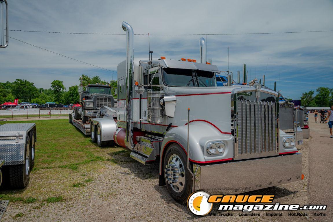 Custom semi trucks at the Slamology 2026 Big Rig Roundup