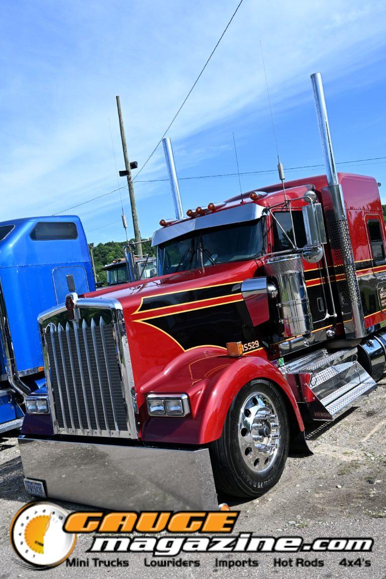 Custom semi trucks at the Slamology 2026 Big Rig Roundup