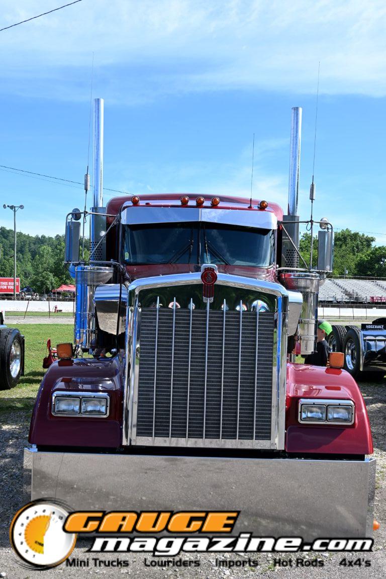 Custom semi trucks at the Slamology 2026 Big Rig Roundup