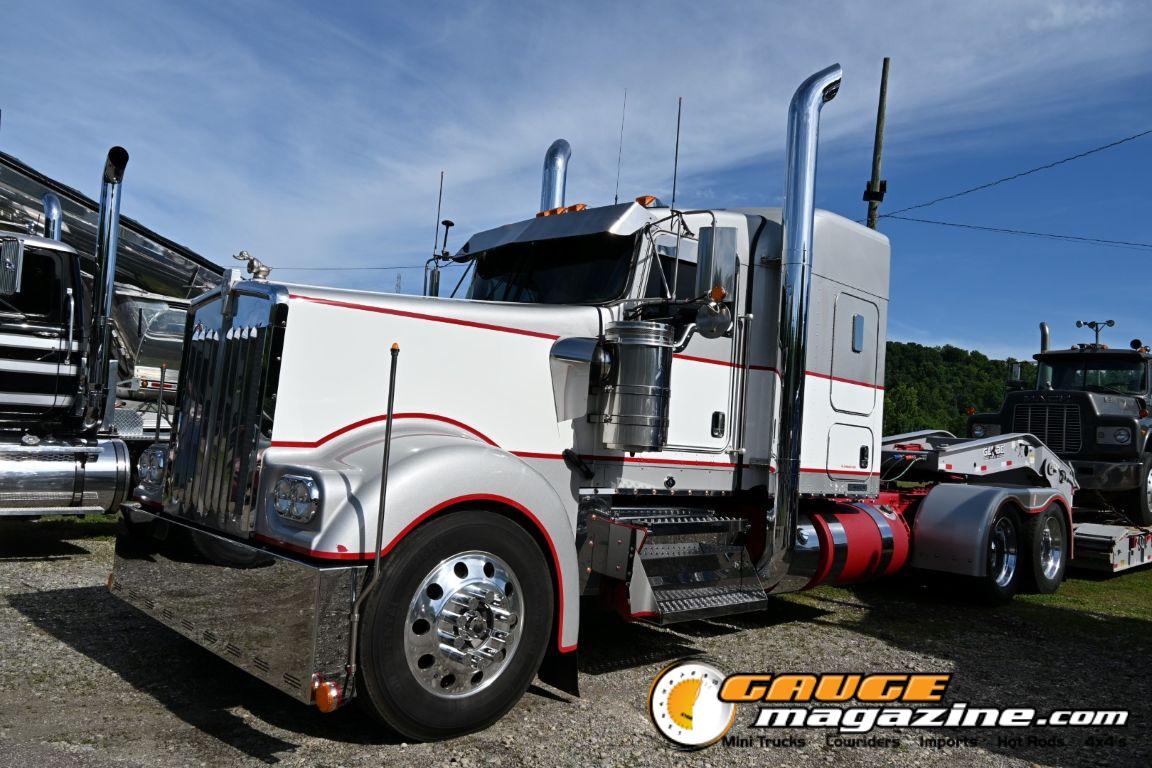 Custom semi trucks at the Slamology 2026 Big Rig Roundup