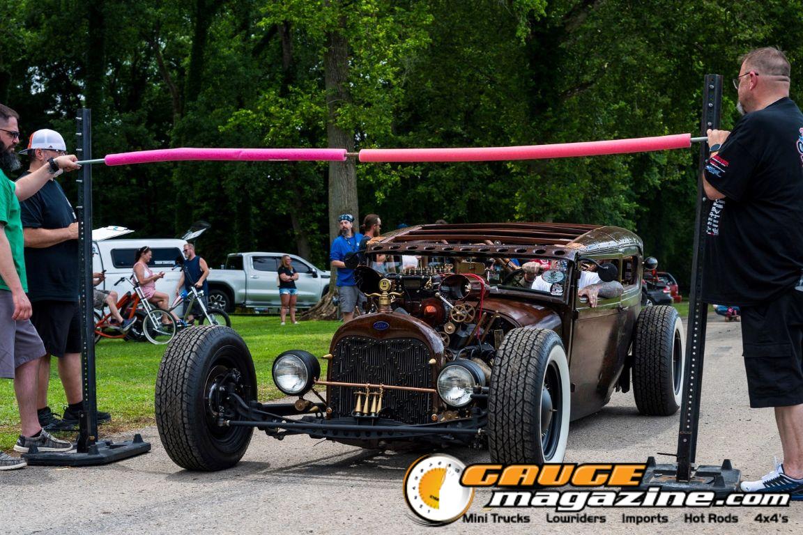 Custom vehicle competing in the Slamology 2026 Limbo Contest