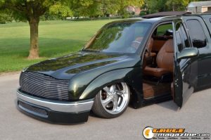Final Effort custom 2001 Toyota Tacoma built by Matt and Michelle Tracy
